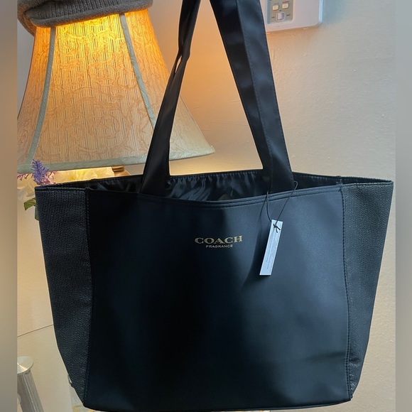 Coach - Picture 4 of 13